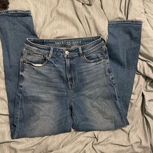 AE Mom Jean size 4